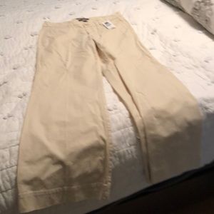 GAP Women’s brand new trousers